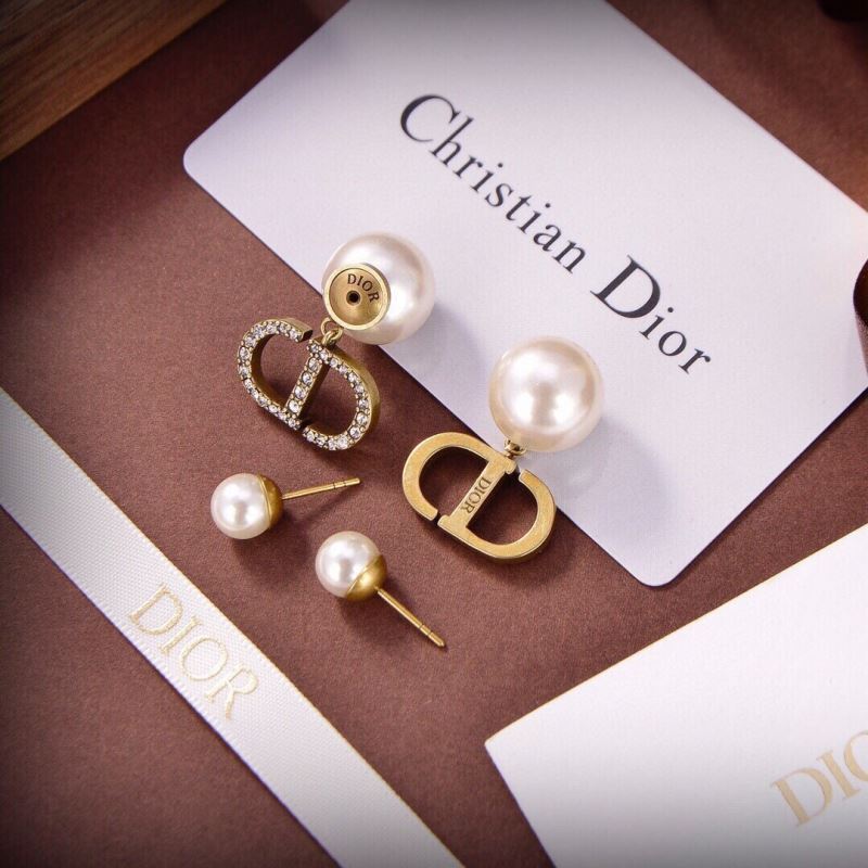 chr1st1an D10r earrings